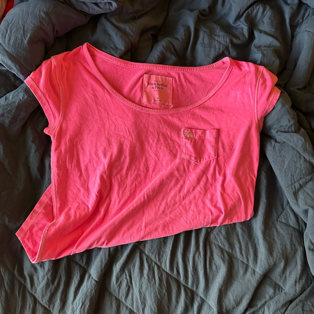Abercrombie & Fitch Pink T-Shirt